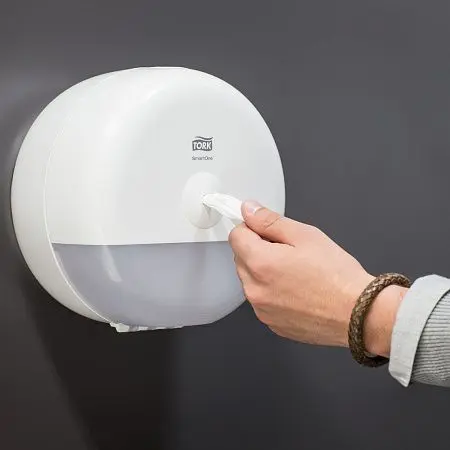 Фото №11 - Tork: Диспенсер T9 SmartOne® для туалетной бумаги в мини рулонах белый