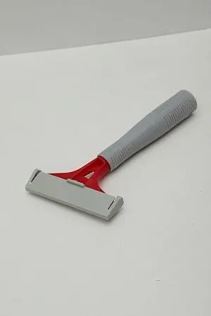 Фото №7 - Вик: Скребок с пластиковой ручкой MRY